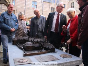 Opening van de maquette van het Markiezenhof.